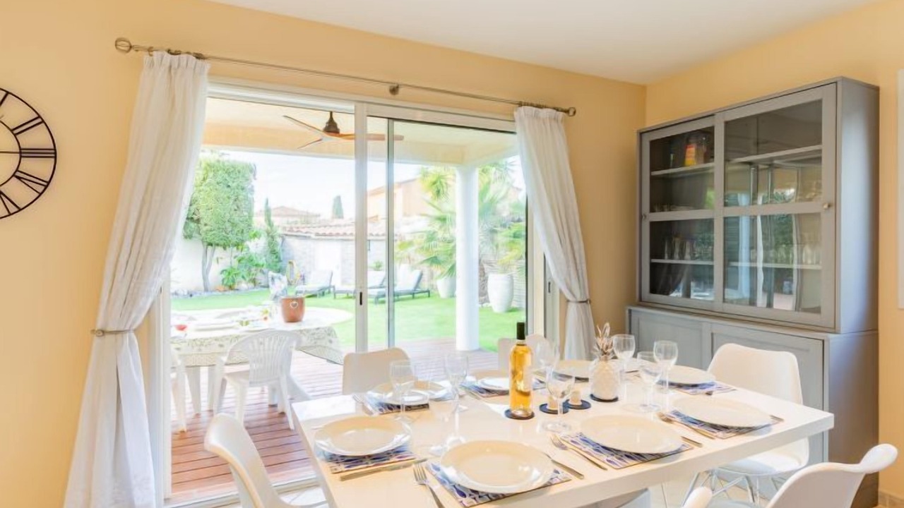 Photo of Bedroom in Saint-Cyr-sur-Mer