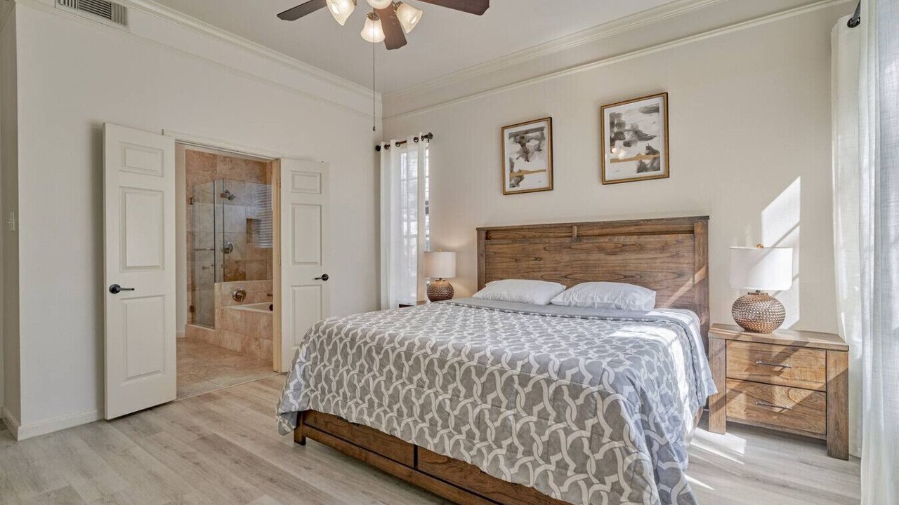 Photo of Bedroom in Indian Springs