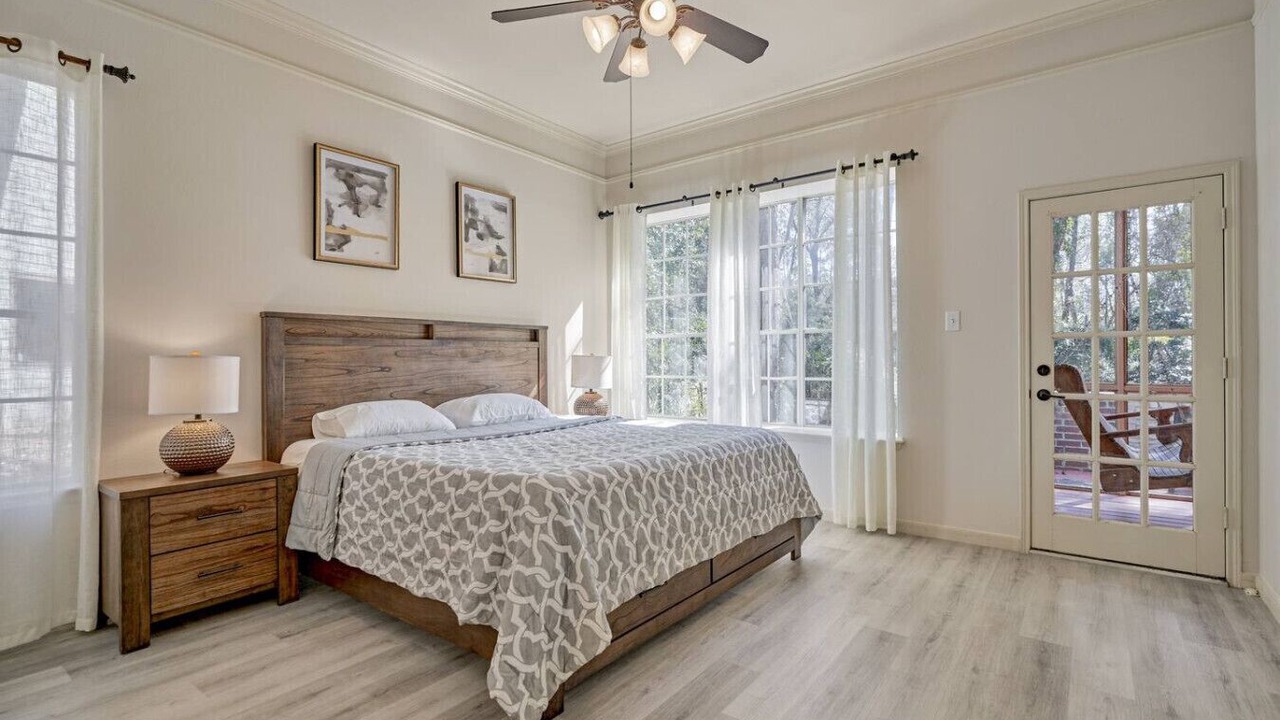 Photo of Bedroom in Indian Springs