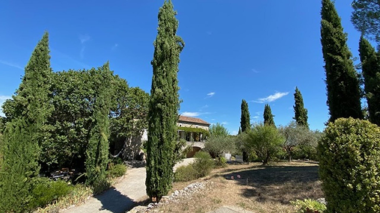 Photo of Outdoor in Banne