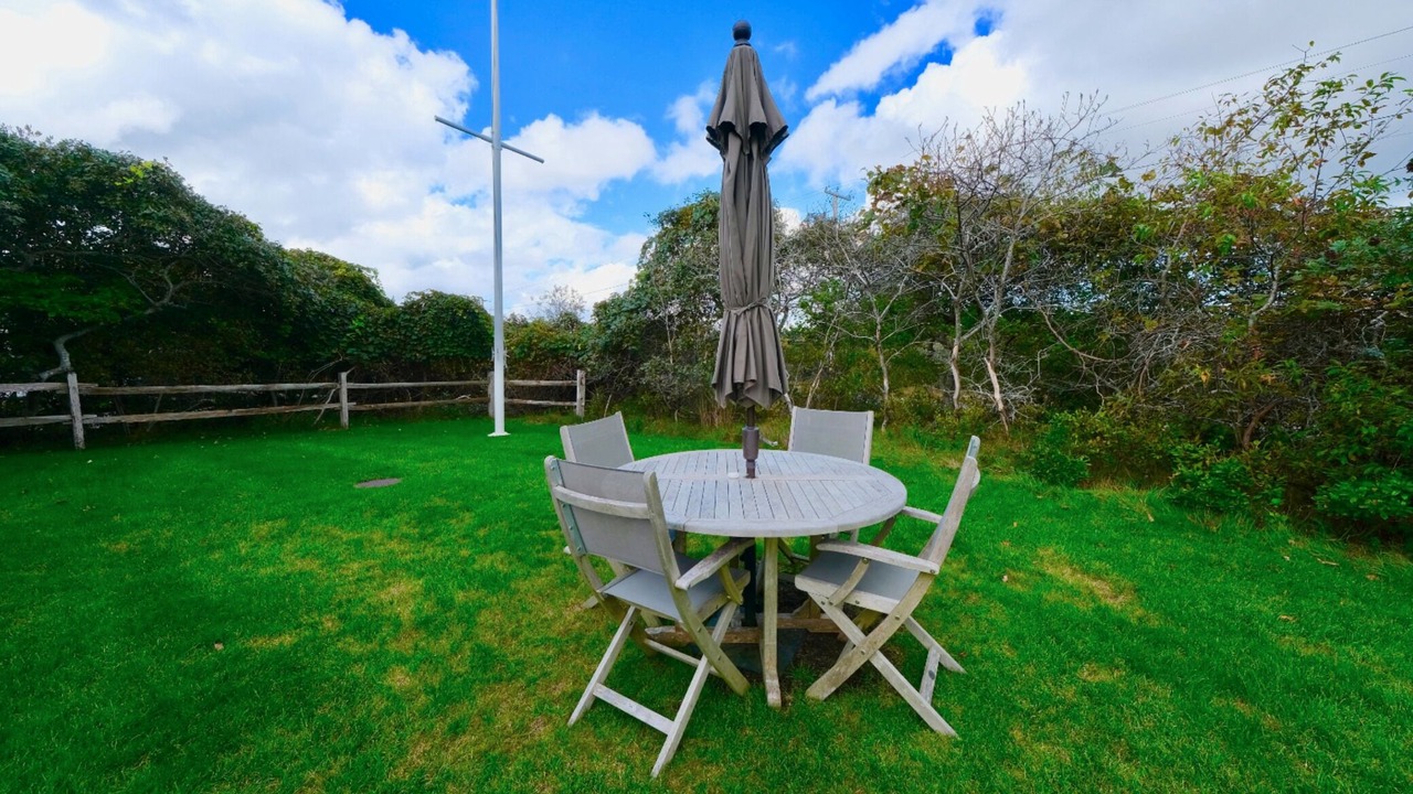 Photo of Outdoor in Tom Nevers