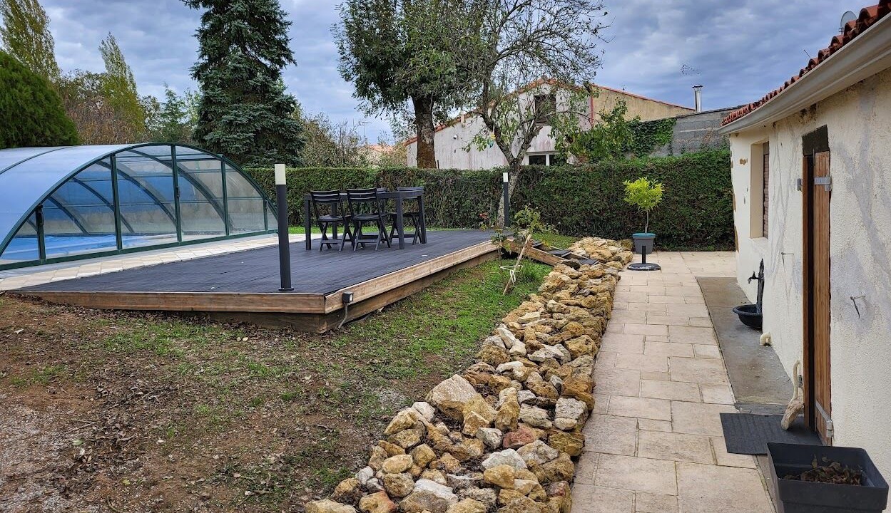 Photo of Patio Balcony in La Chapelle-Themer