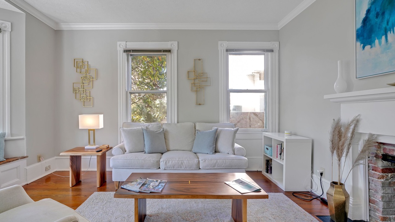Photo of Livingroom in Wilmington Historic District