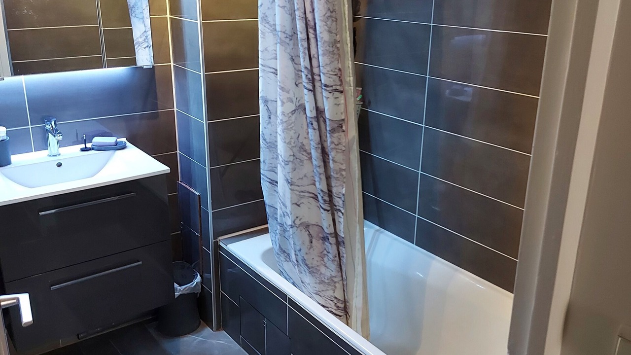 Photo of Bathroom in Quartier de l'Ecole-Militaire