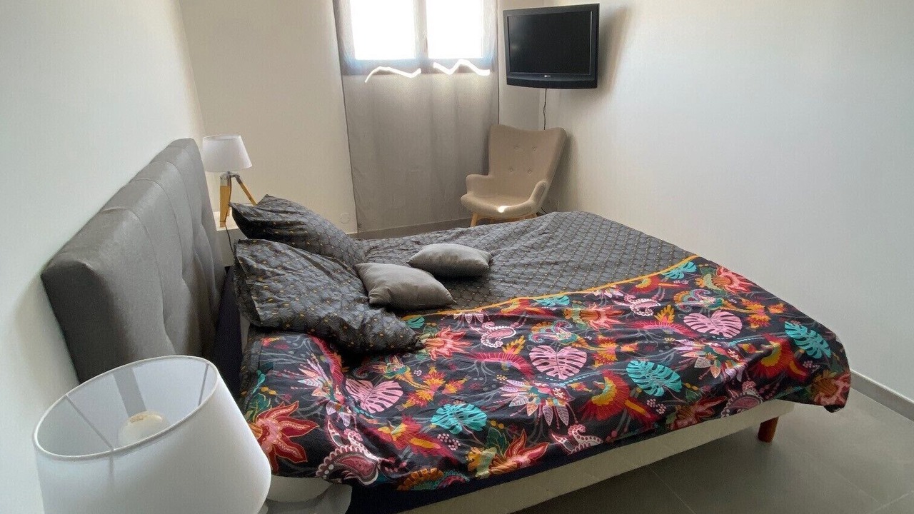 Photo of Bedroom in Pia