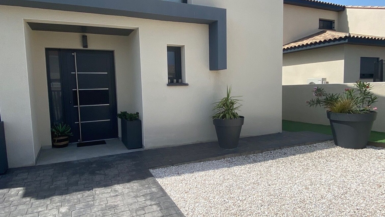 Photo of Outdoor in Pia
