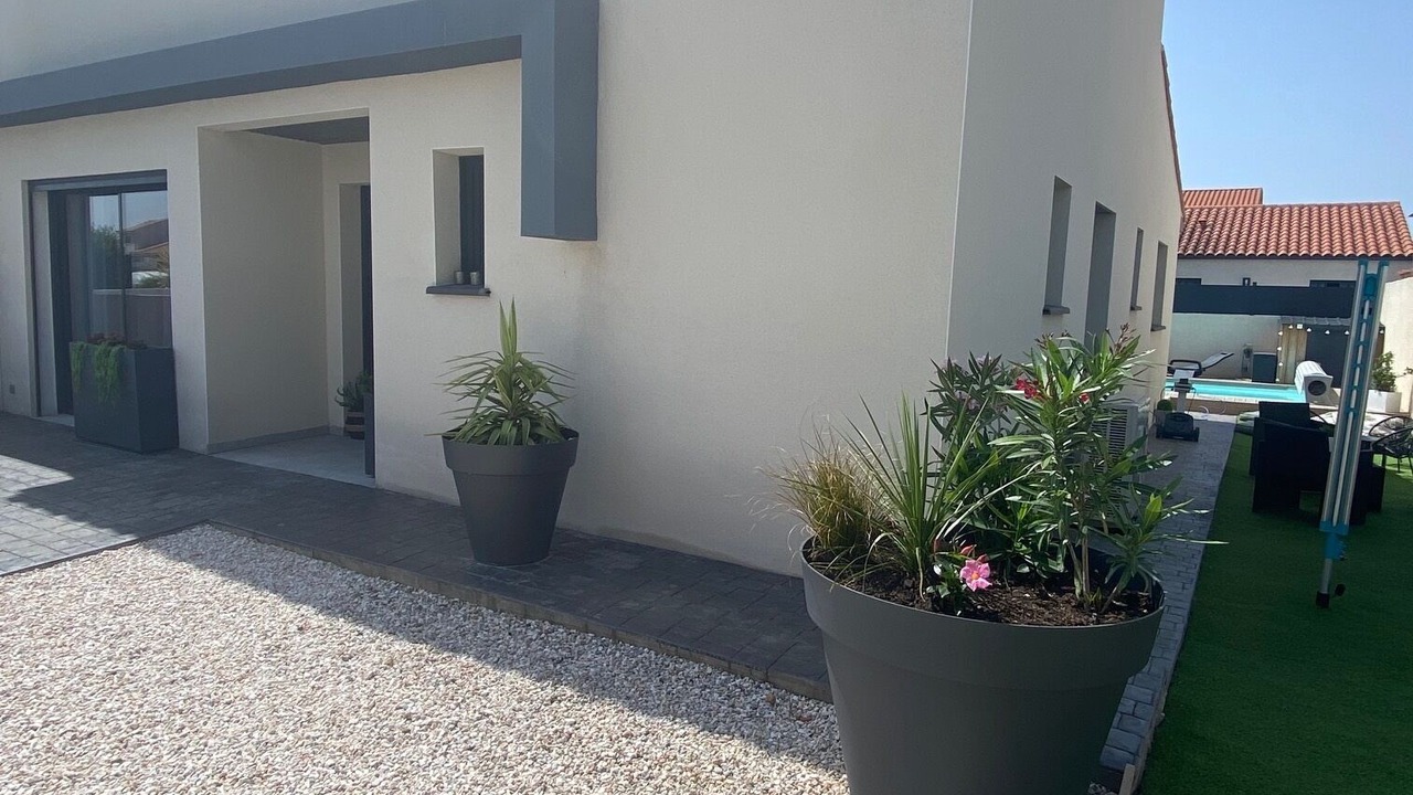 Photo of Outdoor in Pia