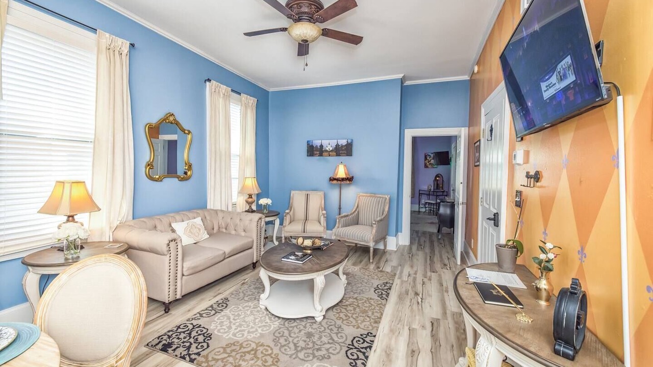 Photo of Livingroom in Wilmington Historic District