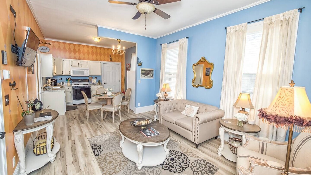 Photo of Livingroom in Wilmington Historic District