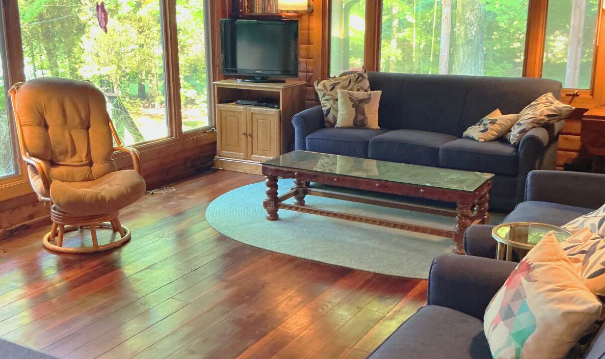Photo of Livingroom in Frontenac