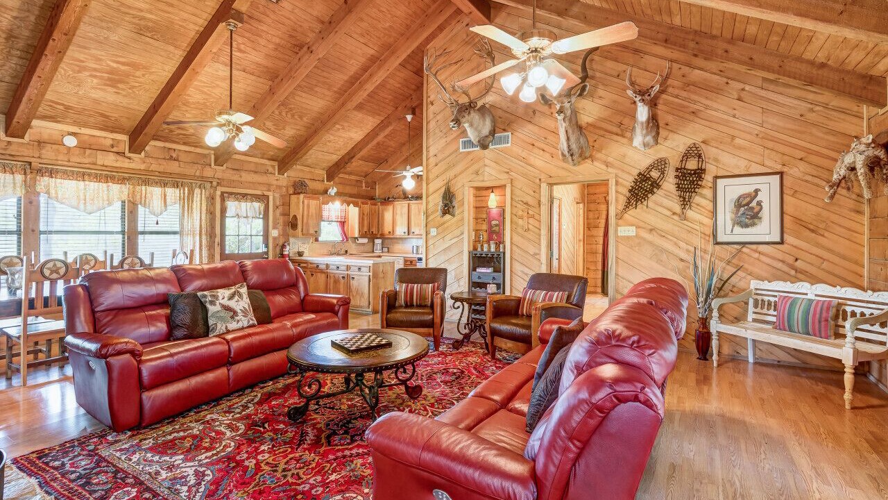 Photo of Livingroom in Uvalde