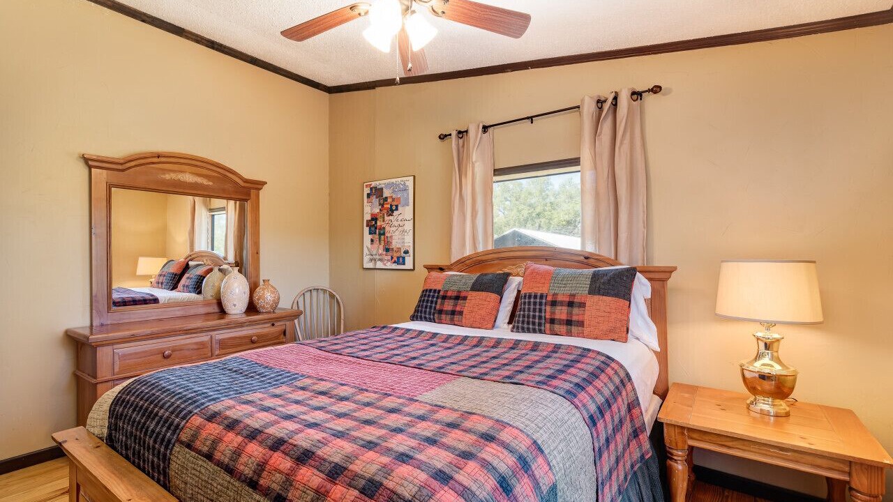 Photo of Bedroom in Uvalde