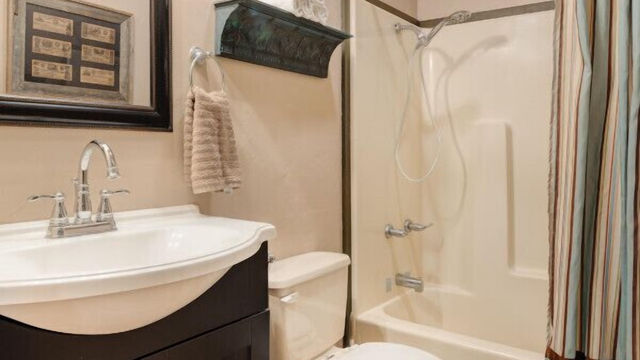 Photo of Bathroom in Uvalde