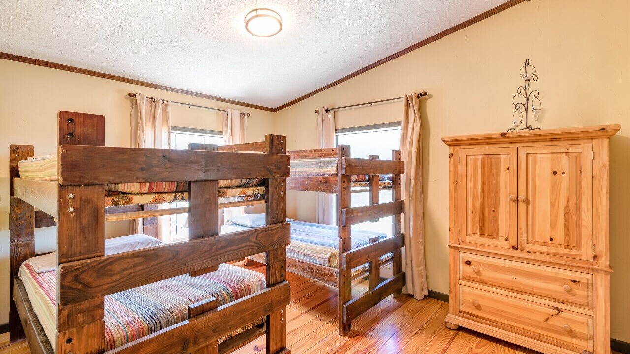 Photo of Bedroom in Uvalde