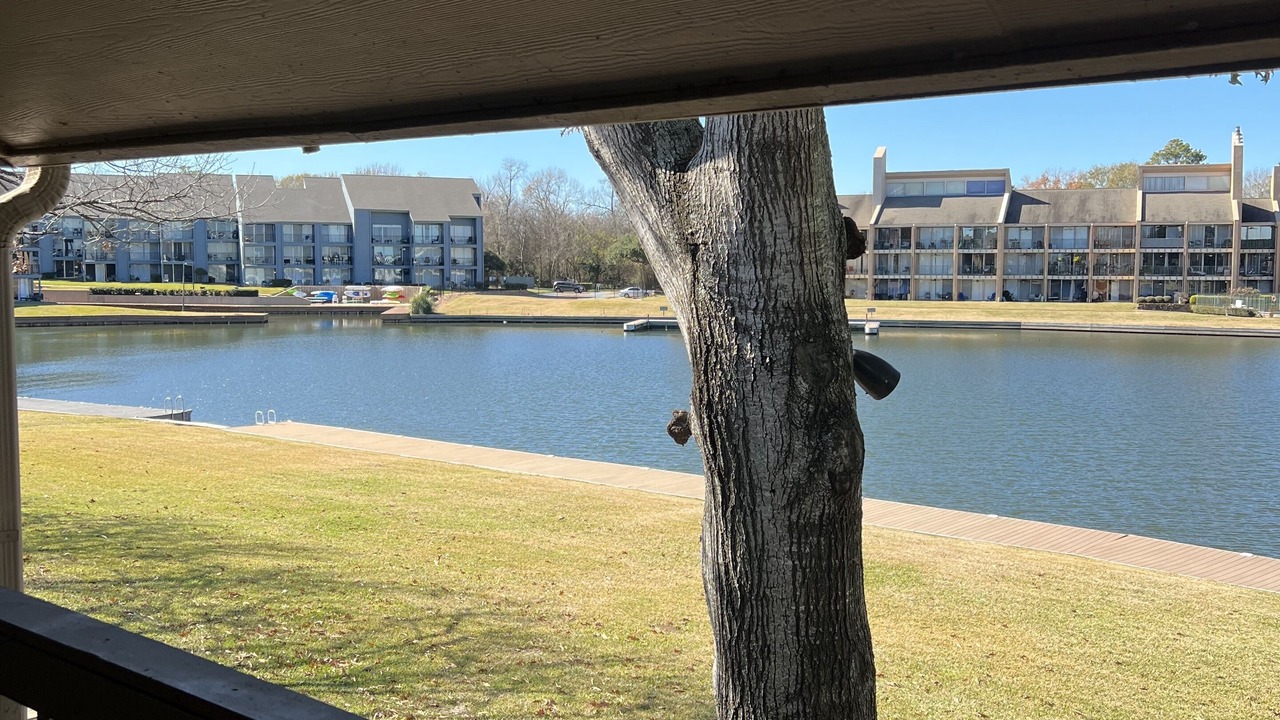 Photo of Patio Balcony in Walden on Lake Conroe