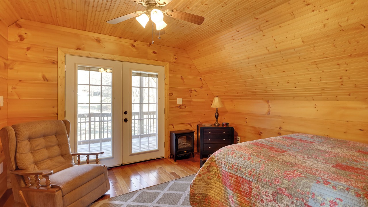 Photo of Bedroom in Laurel Springs