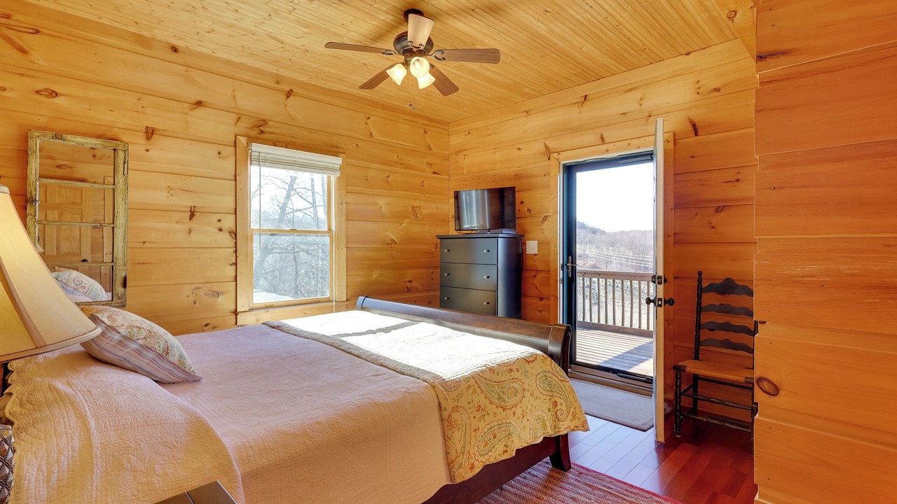 Photo of Bedroom in Laurel Springs