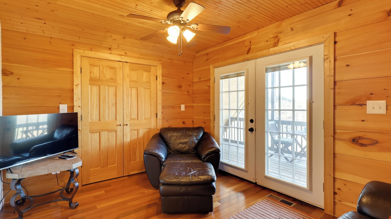 Photo of Bedroom in Laurel Springs