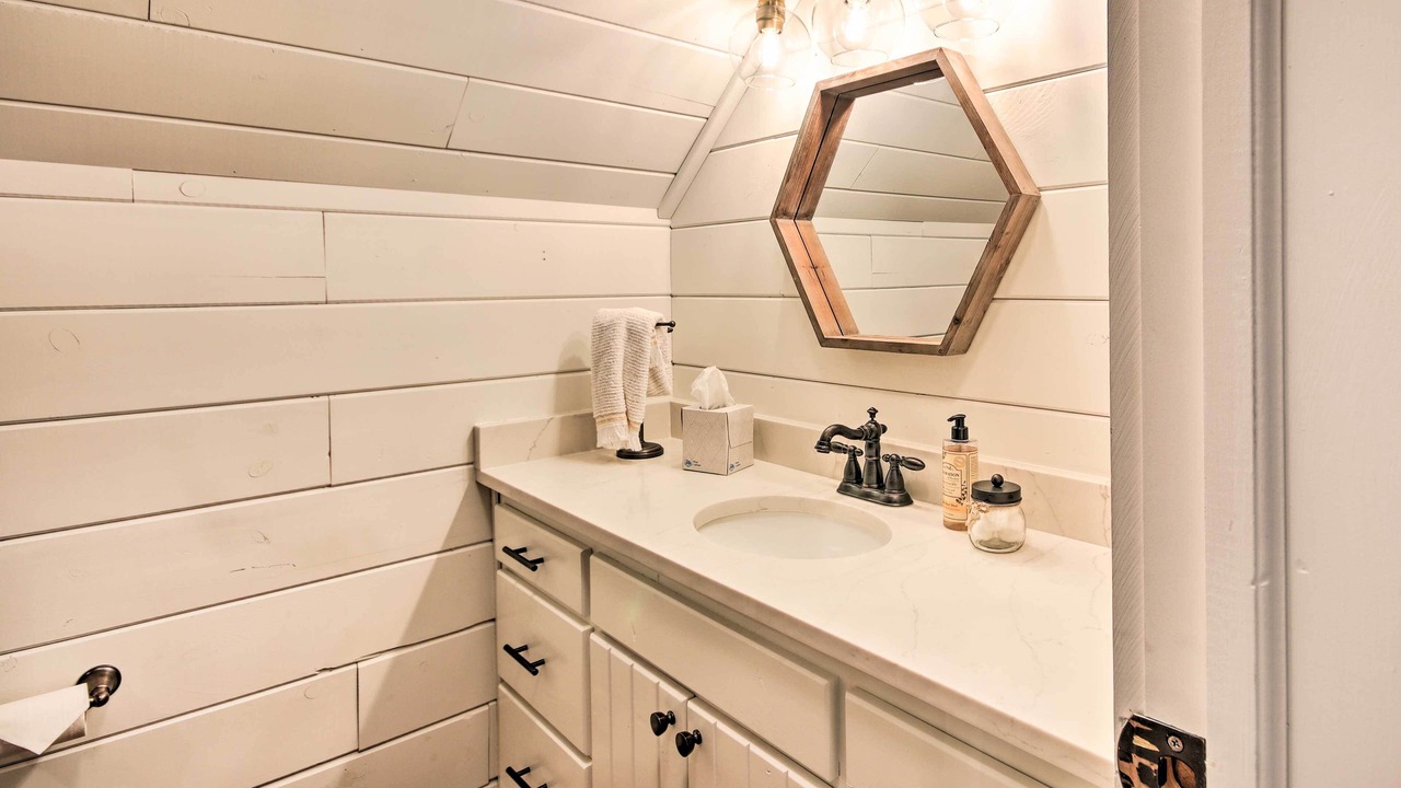 Photo of Bathroom in Maysville
