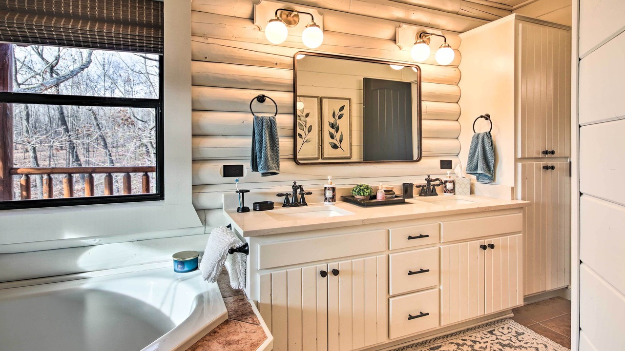 Photo of Bathroom in Maysville