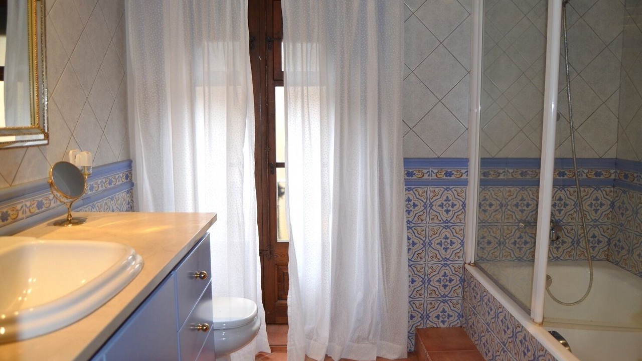 Photo of Bathroom in Pals