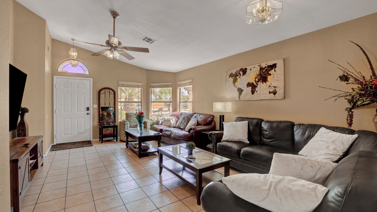 Photo of Livingroom in Silverado Ranch