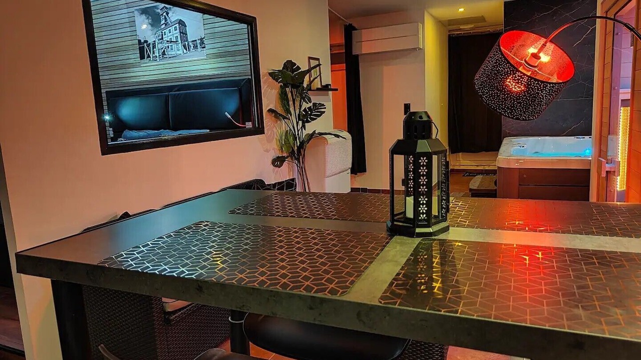 Photo of Bedroom in Lens
