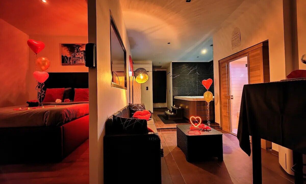 Photo of Bedroom in Lens