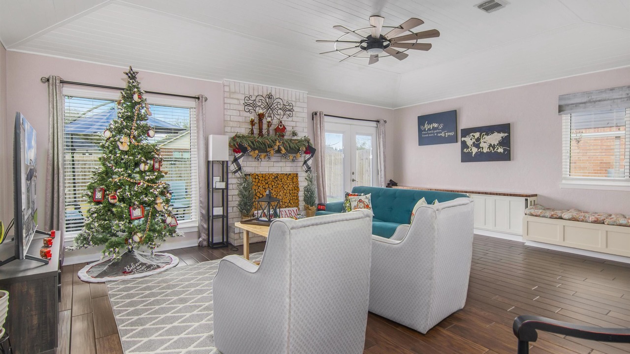 Photo of Livingroom in Pearland