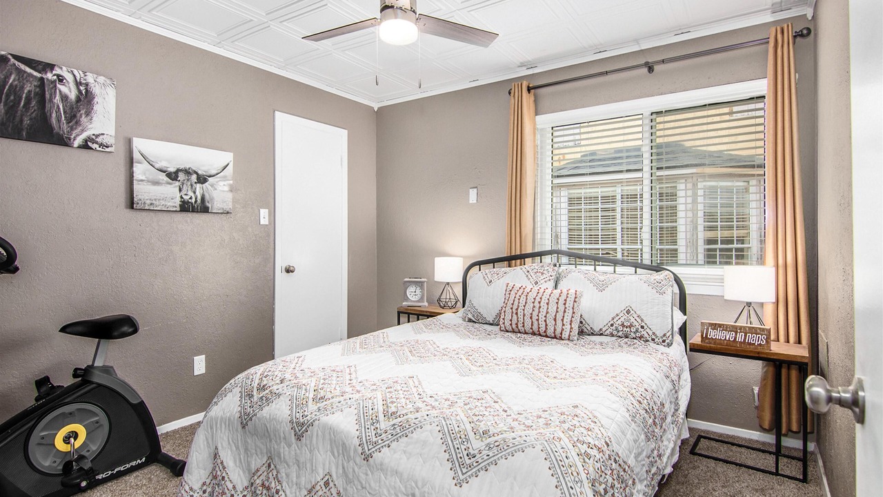Photo of Bedroom in Pearland