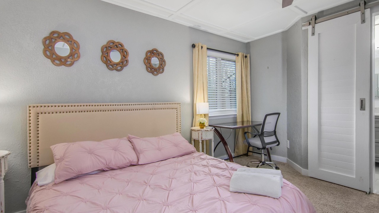 Photo of Bedroom in Pearland