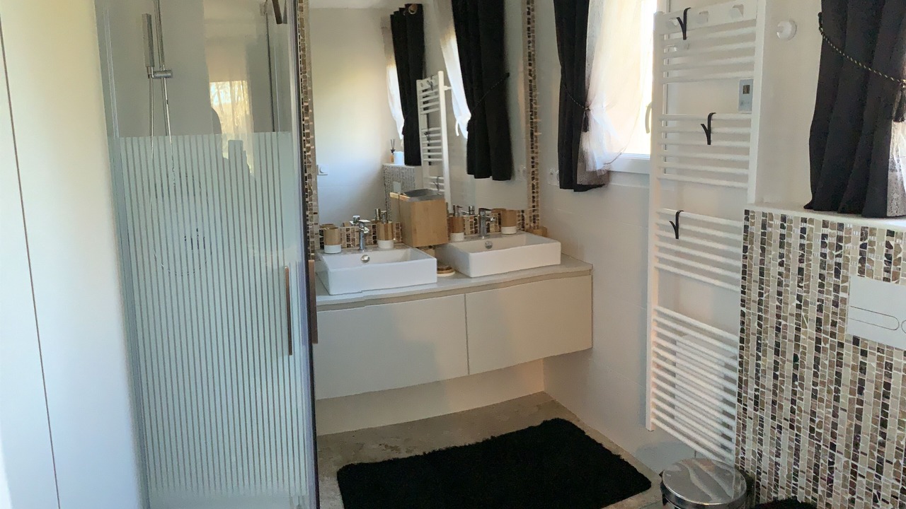 Photo of Bathroom in Bonrepos-sur-Aussonnelle