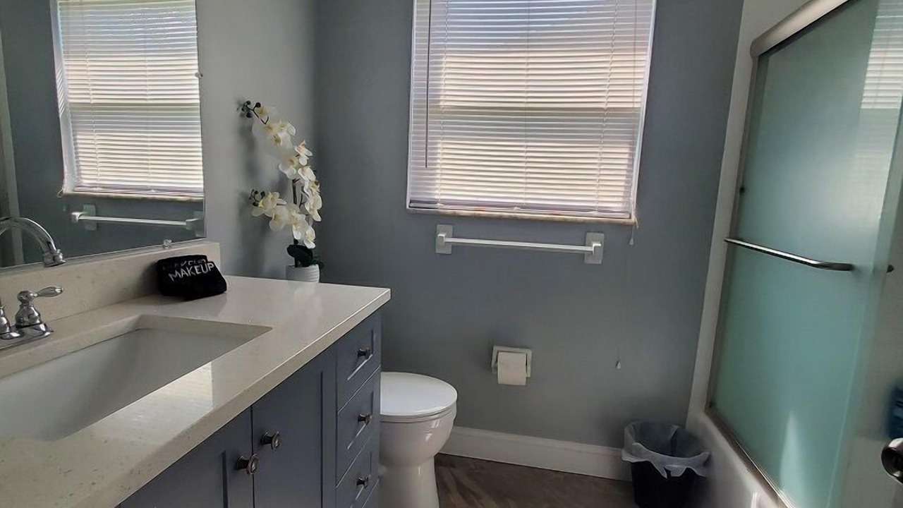 Photo of Bathroom in Harbor Bluffs