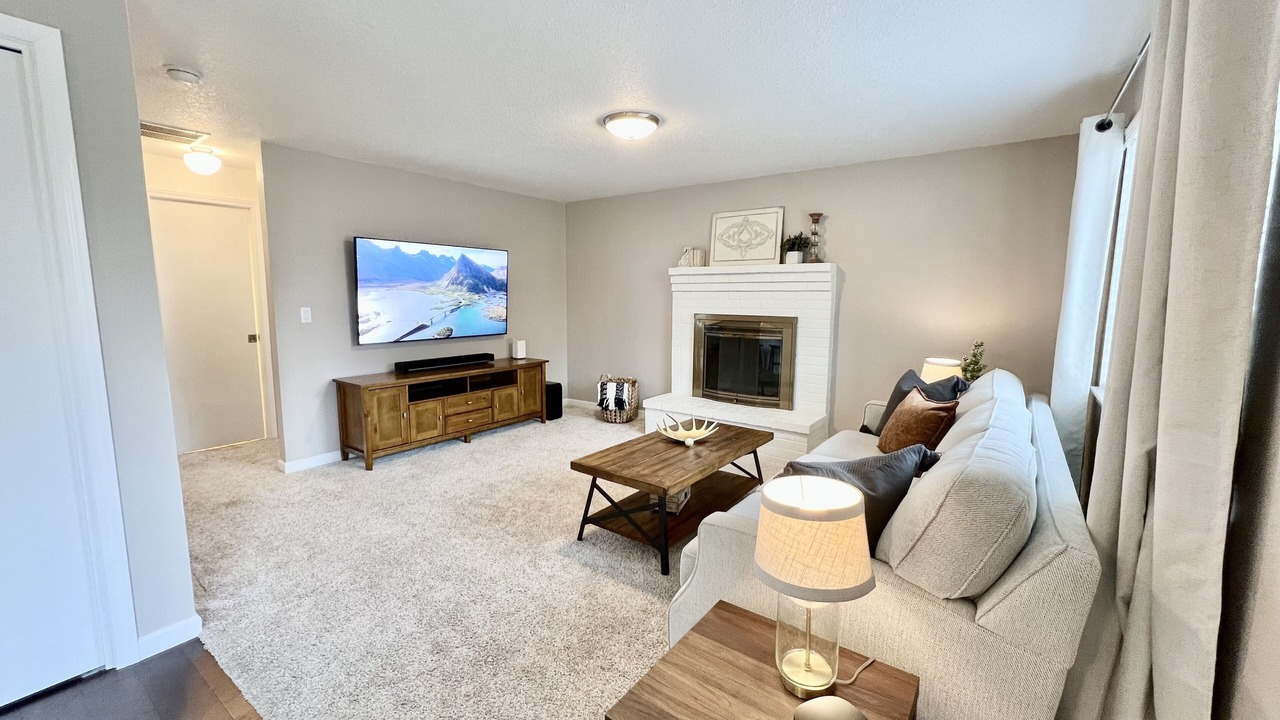 Photo of Livingroom in Aloha