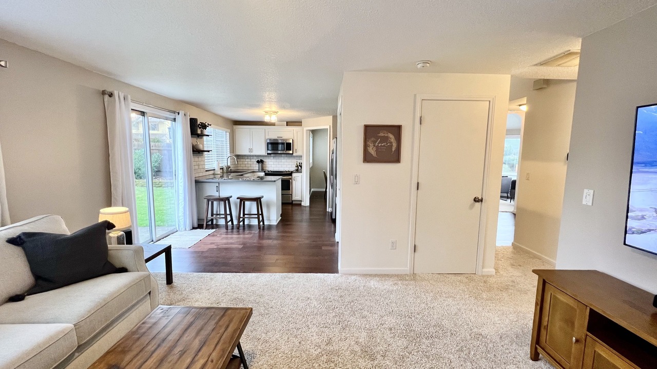 Photo of Livingroom in Aloha