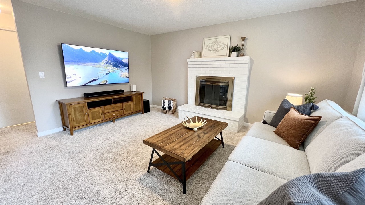 Photo of Livingroom in Aloha