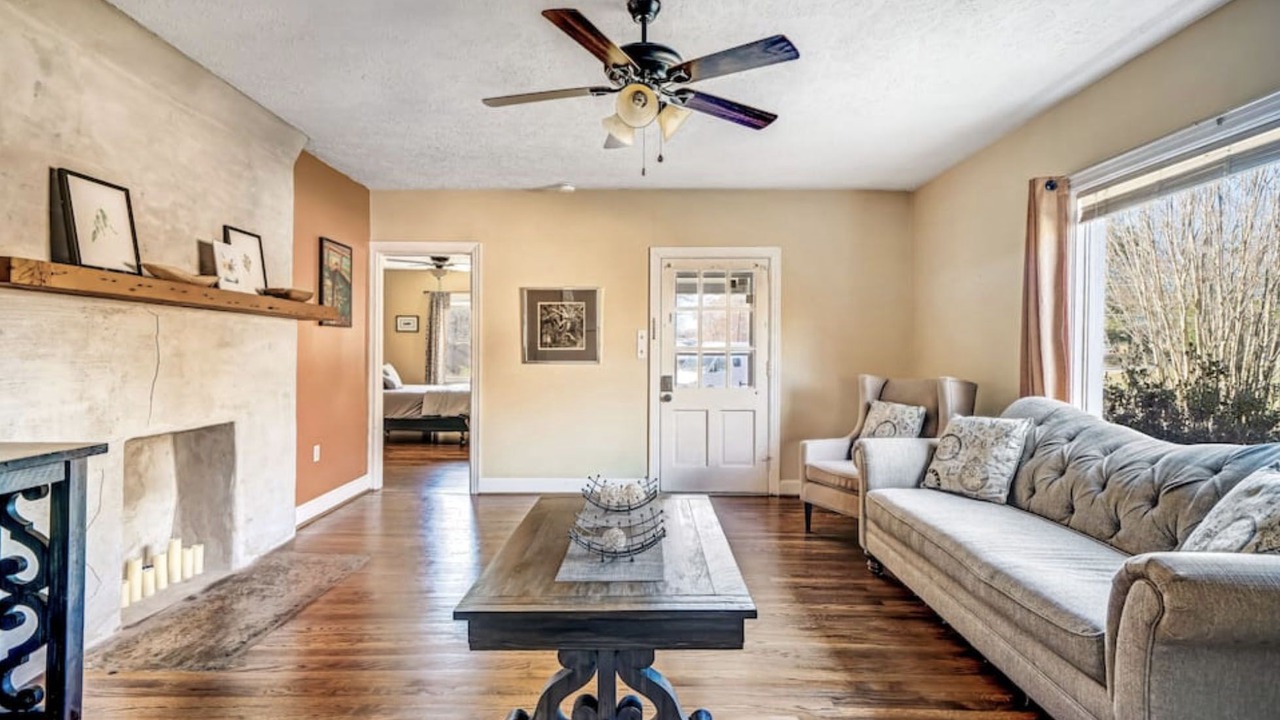 Photo of Livingroom in Joelton
