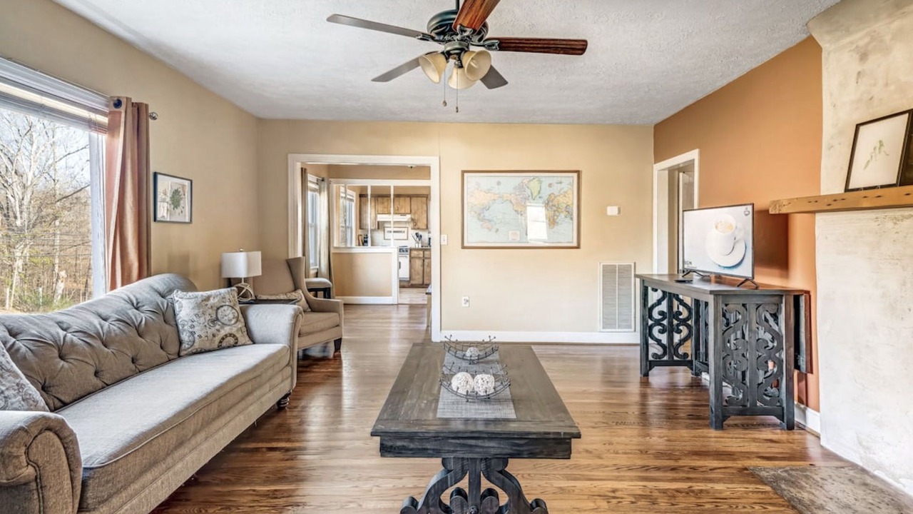 Photo of Livingroom in Joelton