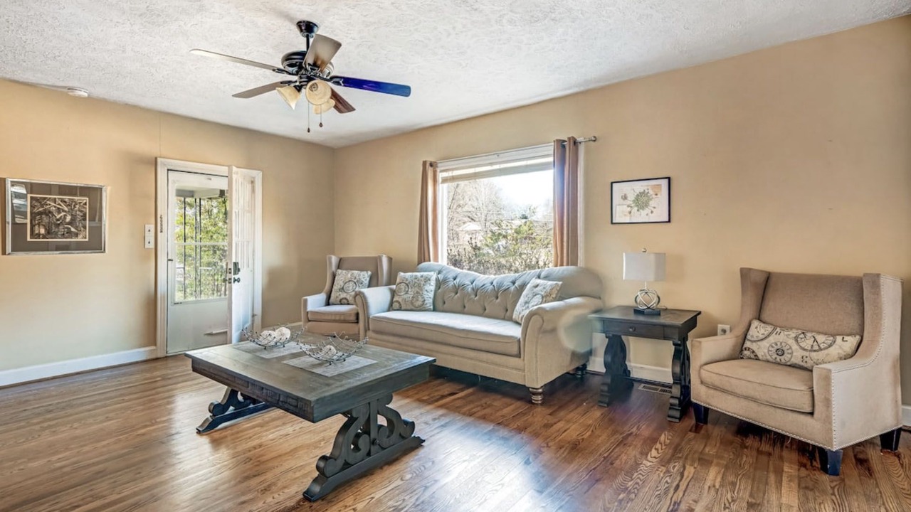 Photo of Livingroom in Joelton