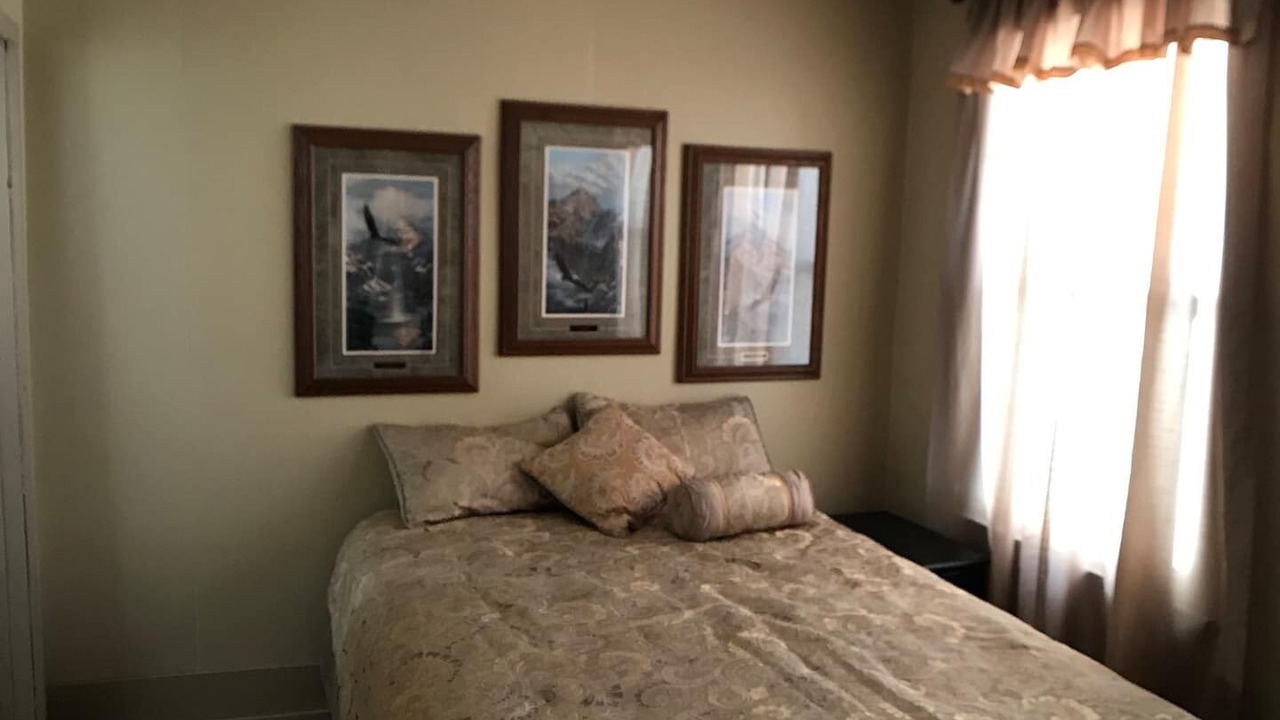 Photo of Bedroom in Lansing