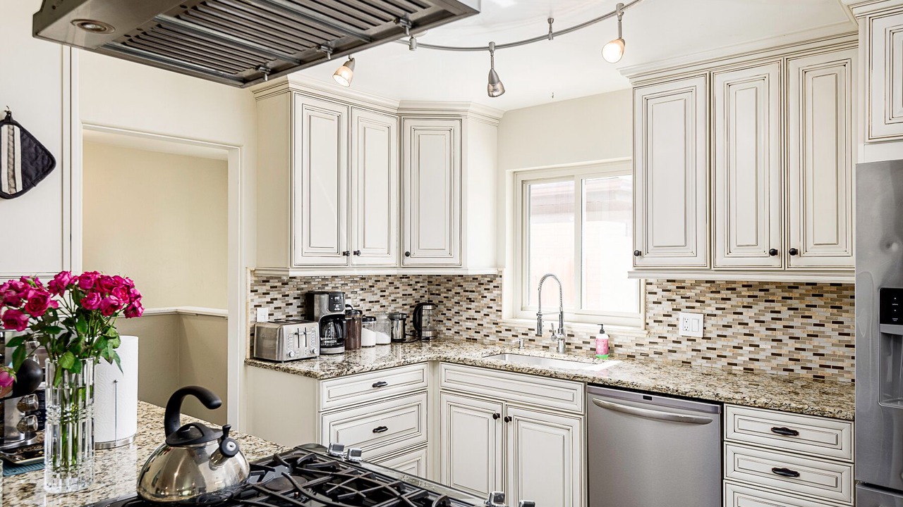 Photo of Kitchen in Barths