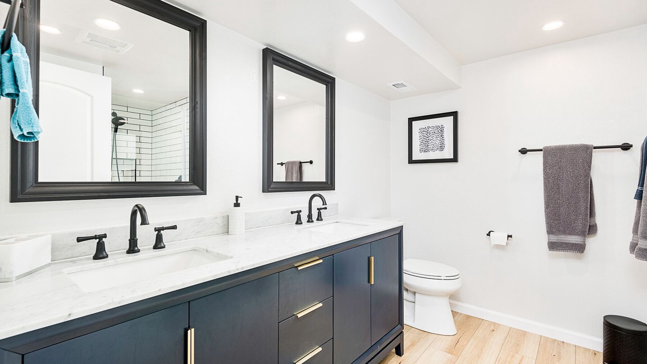 Photo of Bathroom in Barths