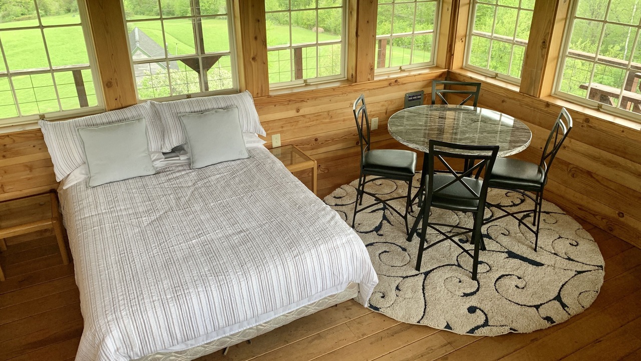 Photo of Bedroom in Town of Hebron