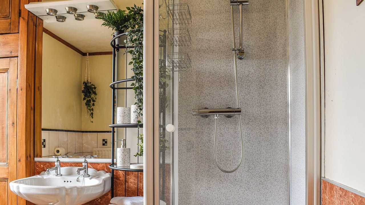 Photo of Bathroom in Leek