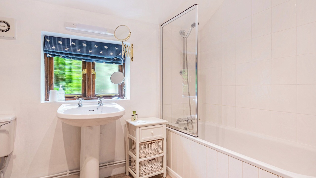 Photo of Bathroom in Eye