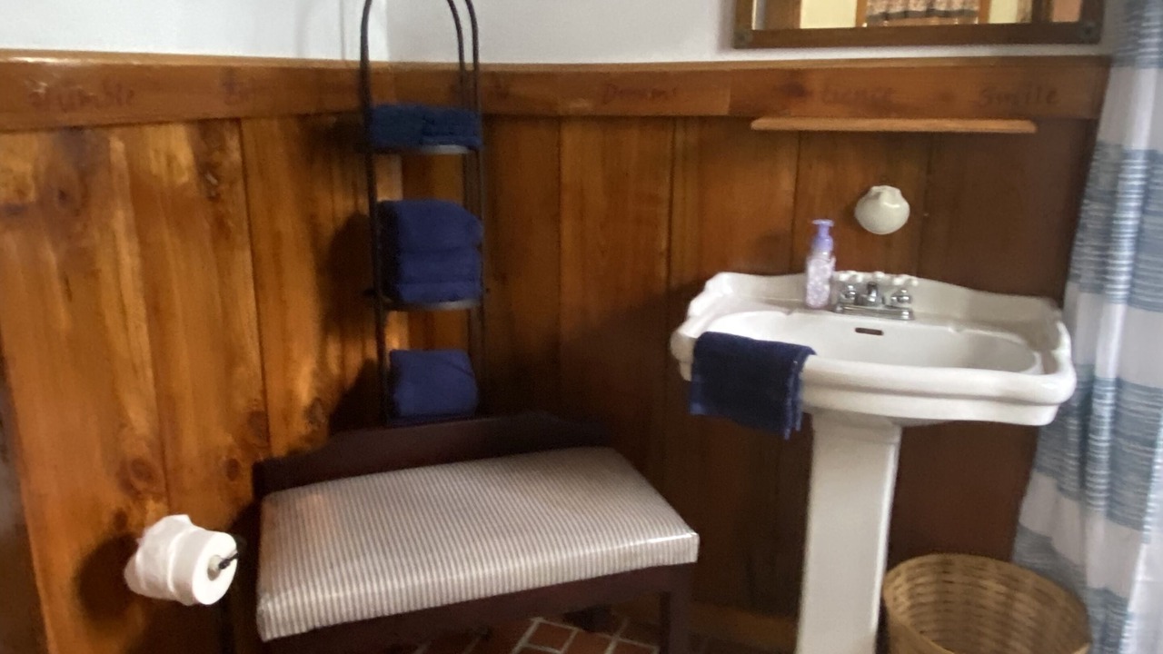 Photo of Bathroom in Scott