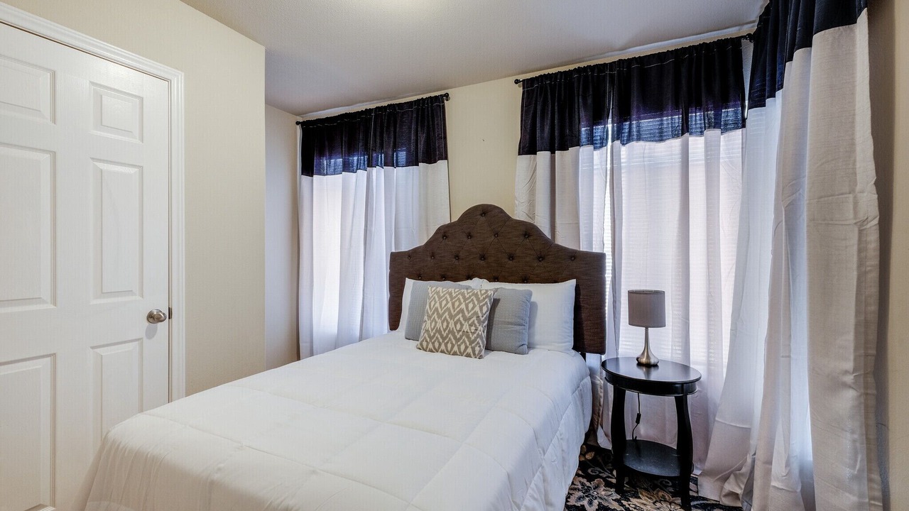 Photo of Bedroom in North San Antonio - SAT