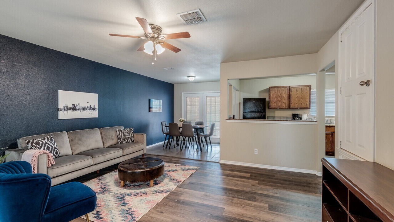 Photo of Livingroom in North San Antonio - SAT