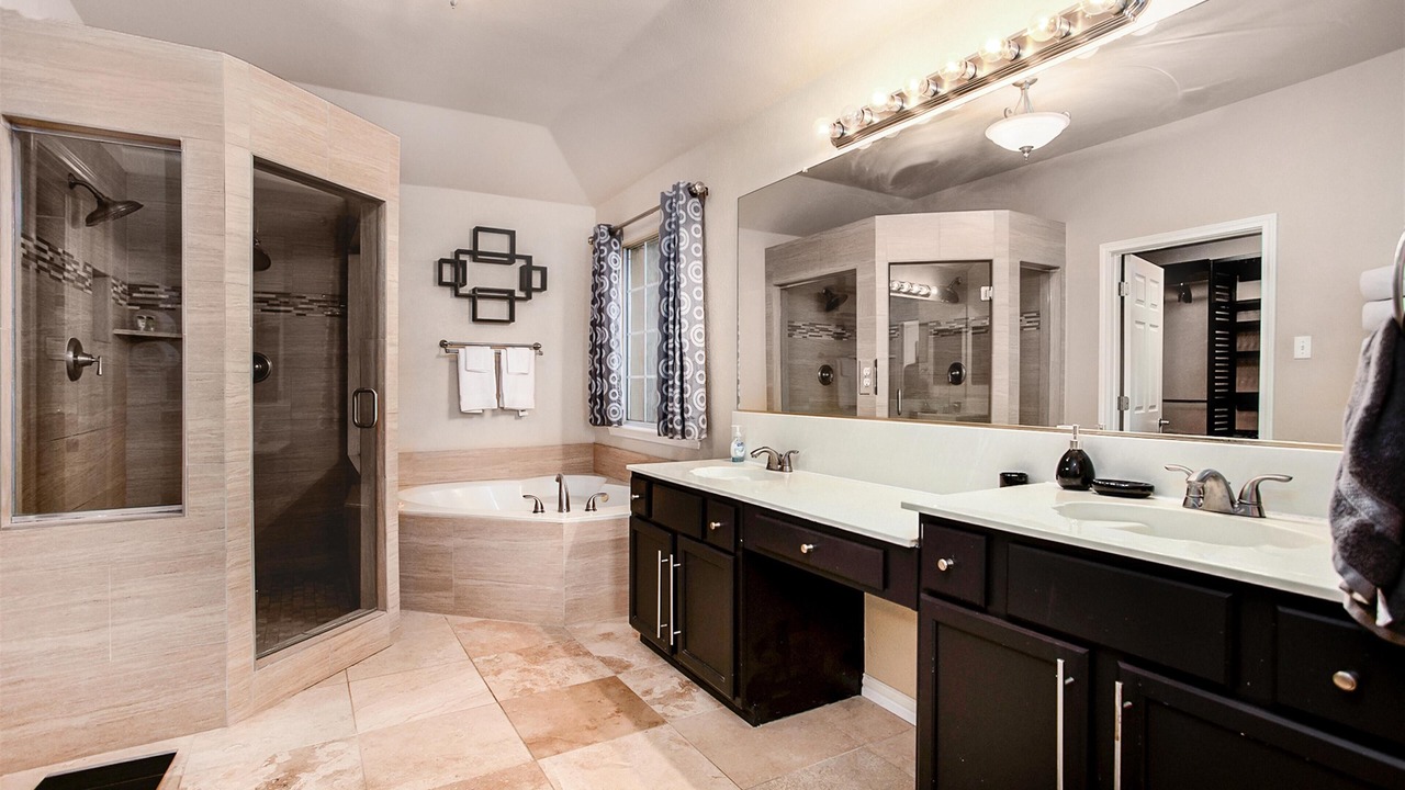 Photo of Bathroom in Hunters Glen