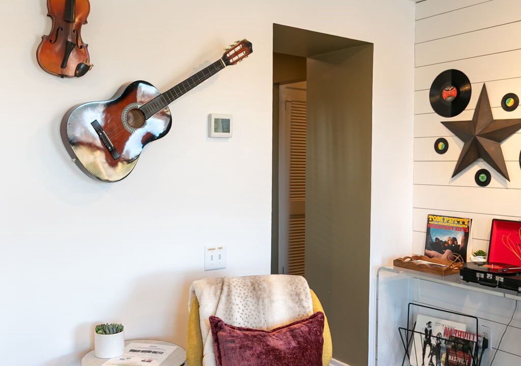 Photo of Livingroom in North Capitol